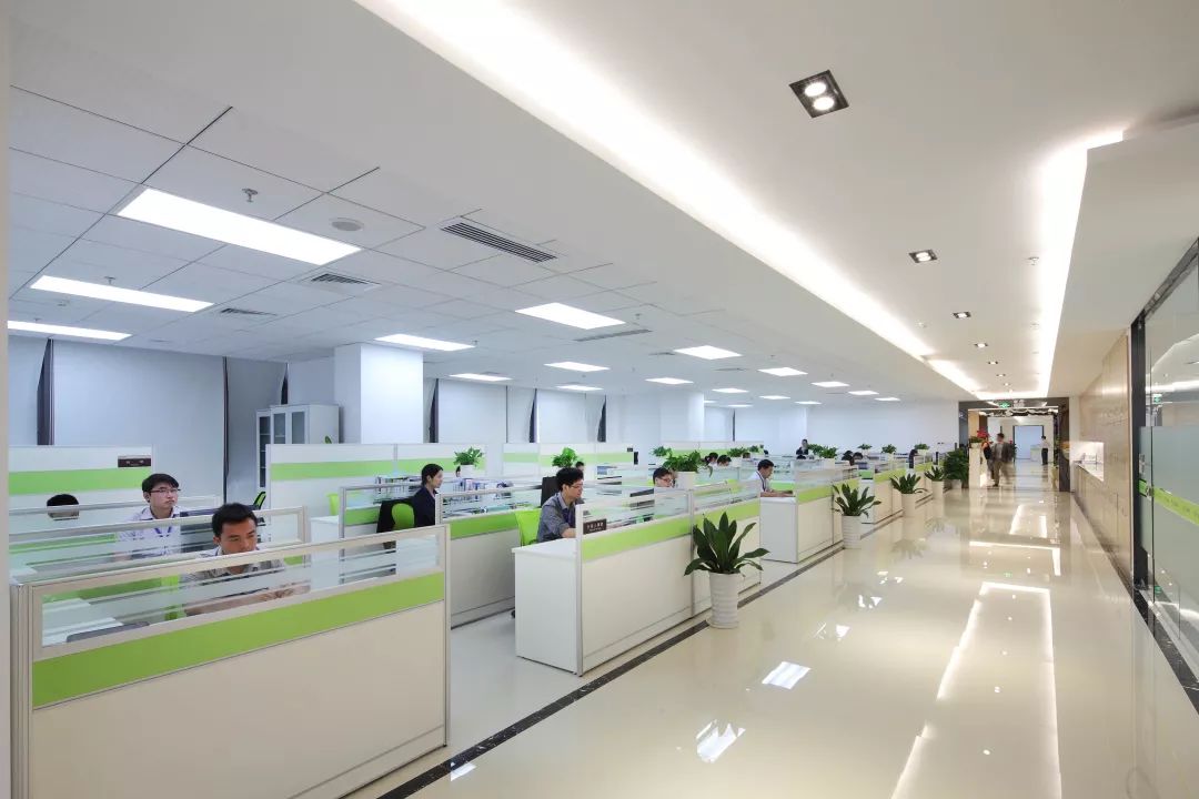 走進(jìn)企業(yè)十年凝聚非凡——深圳市亞輝龍生物科技股份網(wǎng)絡(luò)科技有限公司發(fā)展歷程與創(chuàng)新啟示